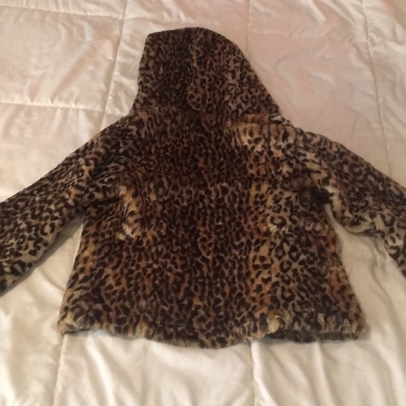 Cute faux fur leopard coat - Picture 3 of 4